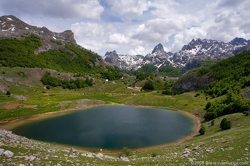 Bukumirsko jezero by Vladimir Popović