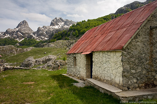 Ivanovića koliba, katun Jezera by Vladimir Popović